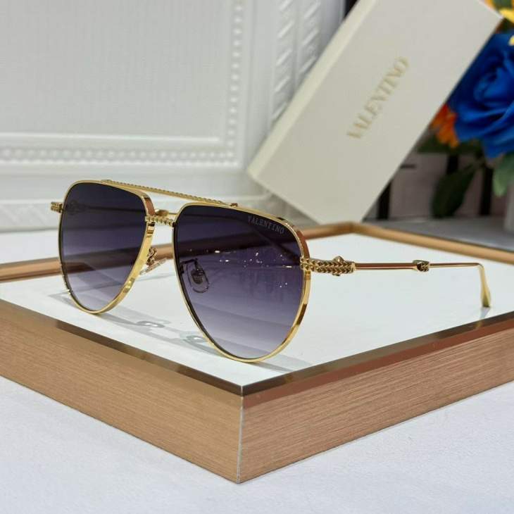 Picture of Valentino Sunglasses _SKUfw71187068fw